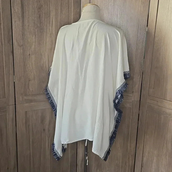 White and Navy Embroidered Women's Top tunic ONE size - Picture 4 of 7